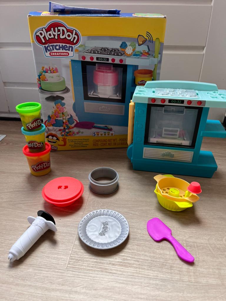 Play-Doh Kitchen Creations Magische Oven Taartset, Ophalen of Verzenden, Zo goed als nieuw, Knutselen, Met licht