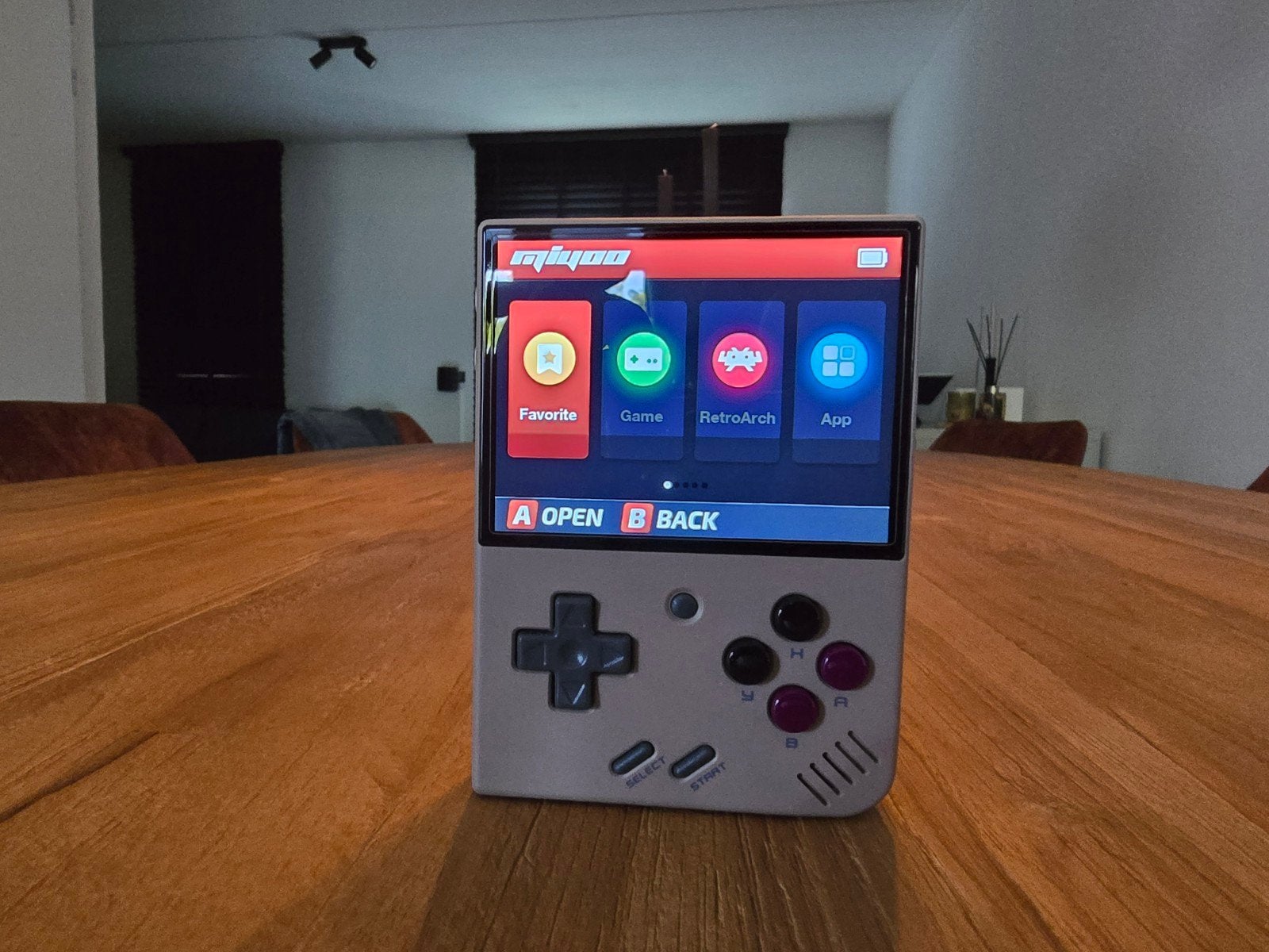 Miyoo Mini Plus — retro handheld met doosje, Ophalen of Verzenden, Zo goed als nieuw