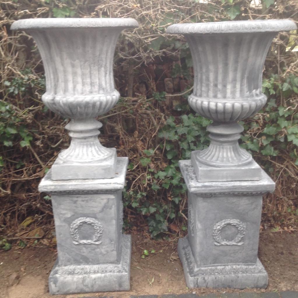 Grote pot en sokkel beton narni beton., Tuin en Terras, Ophalen, 40 cm of meer, Rond, Nieuw