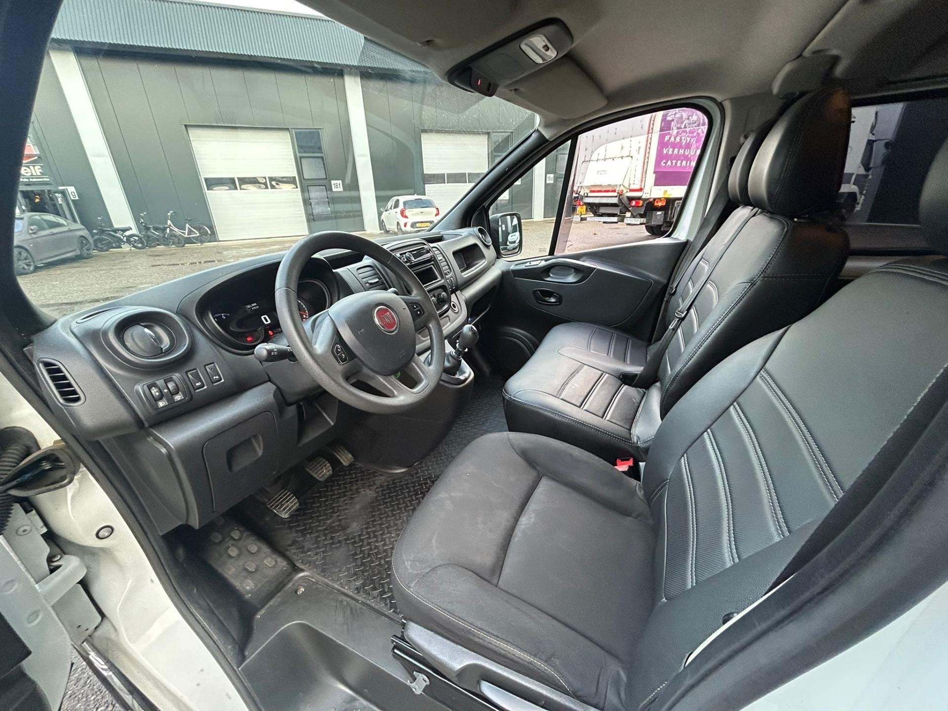Fiat Talento 1.6 MJ L2H1 DC 6 pers leder euro 6, 15 km/l, Gebruikt, 4 cilinders, Wit