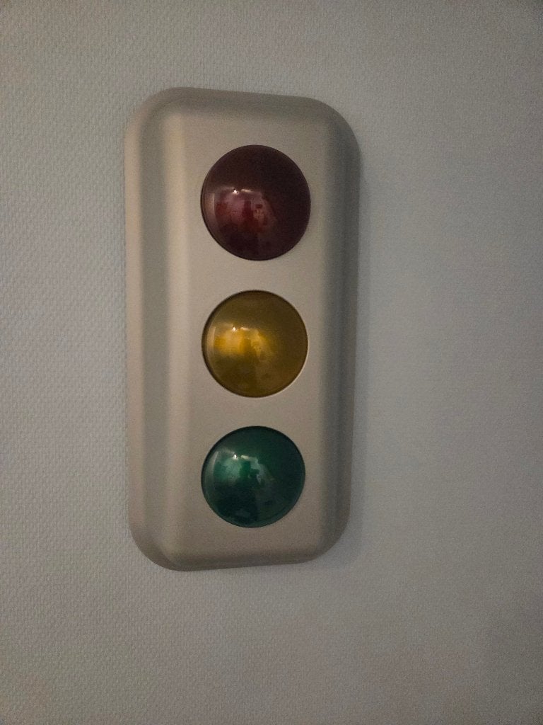 Wandlamp stoplicht ikea, Ophalen, Kunststof, E27 (groot), Zo goed als nieuw