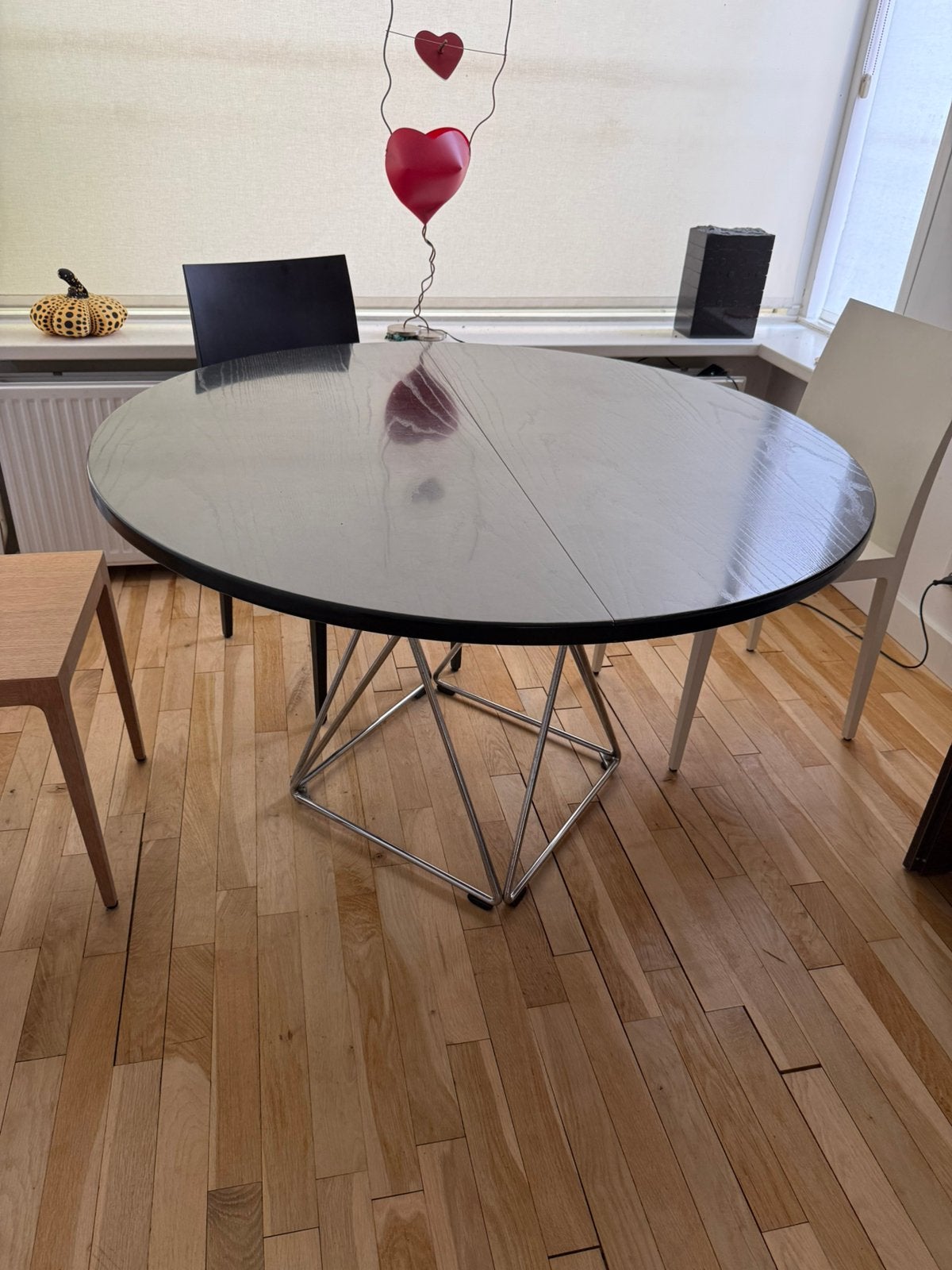 Thonet eettafel rond 110 doorsnede Eiffeltoren onderstel, Huis en Inrichting, Ophalen, Zo goed als nieuw, Rond, 100 tot 150 cm