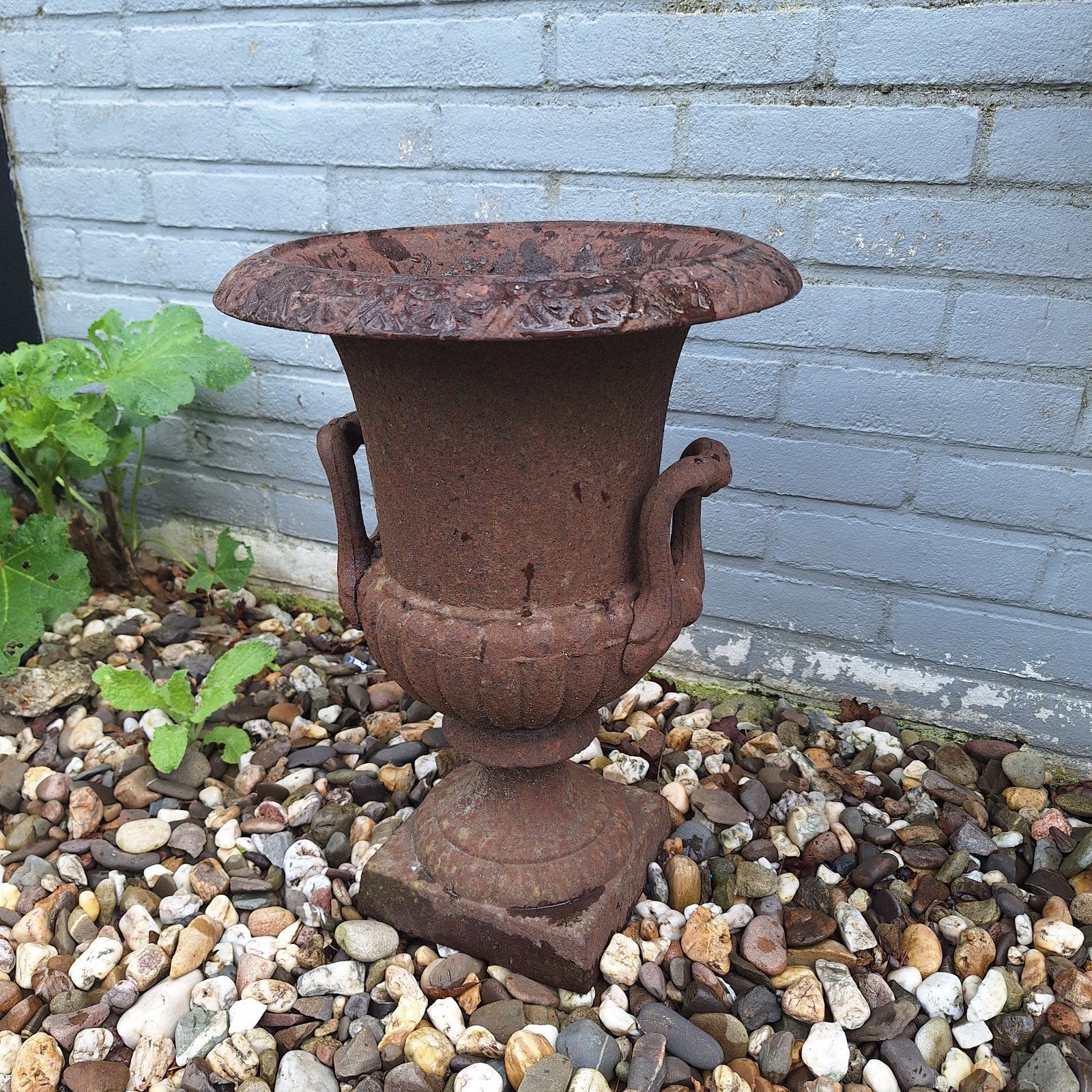 Antieke Franse Gietijzeren Tuinvaas - 44 cm Hoog, Ophalen