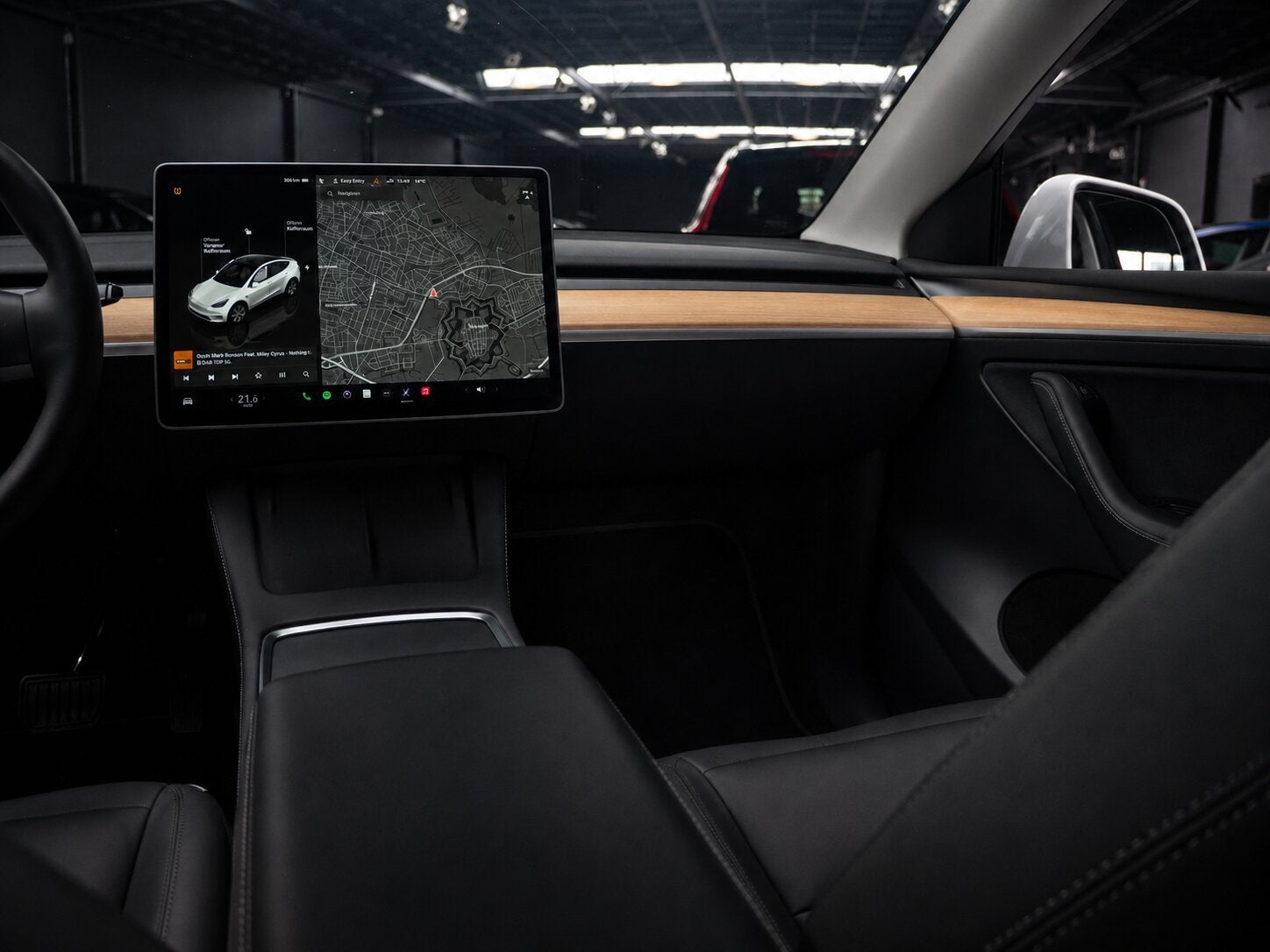 Foto 16 van Tesla Model Y Long Range Dual Motor AWD 351pk Navi Camera Le