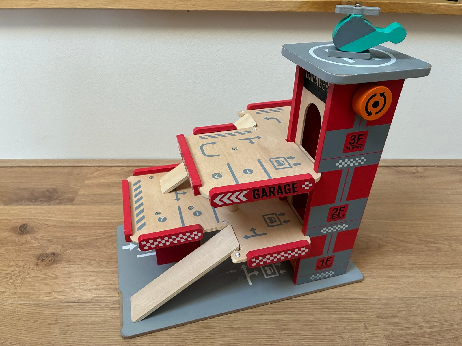 Houten parkeergarage met helikopterplatform, Ophalen of Verzenden, Gebruikt, Bouwen