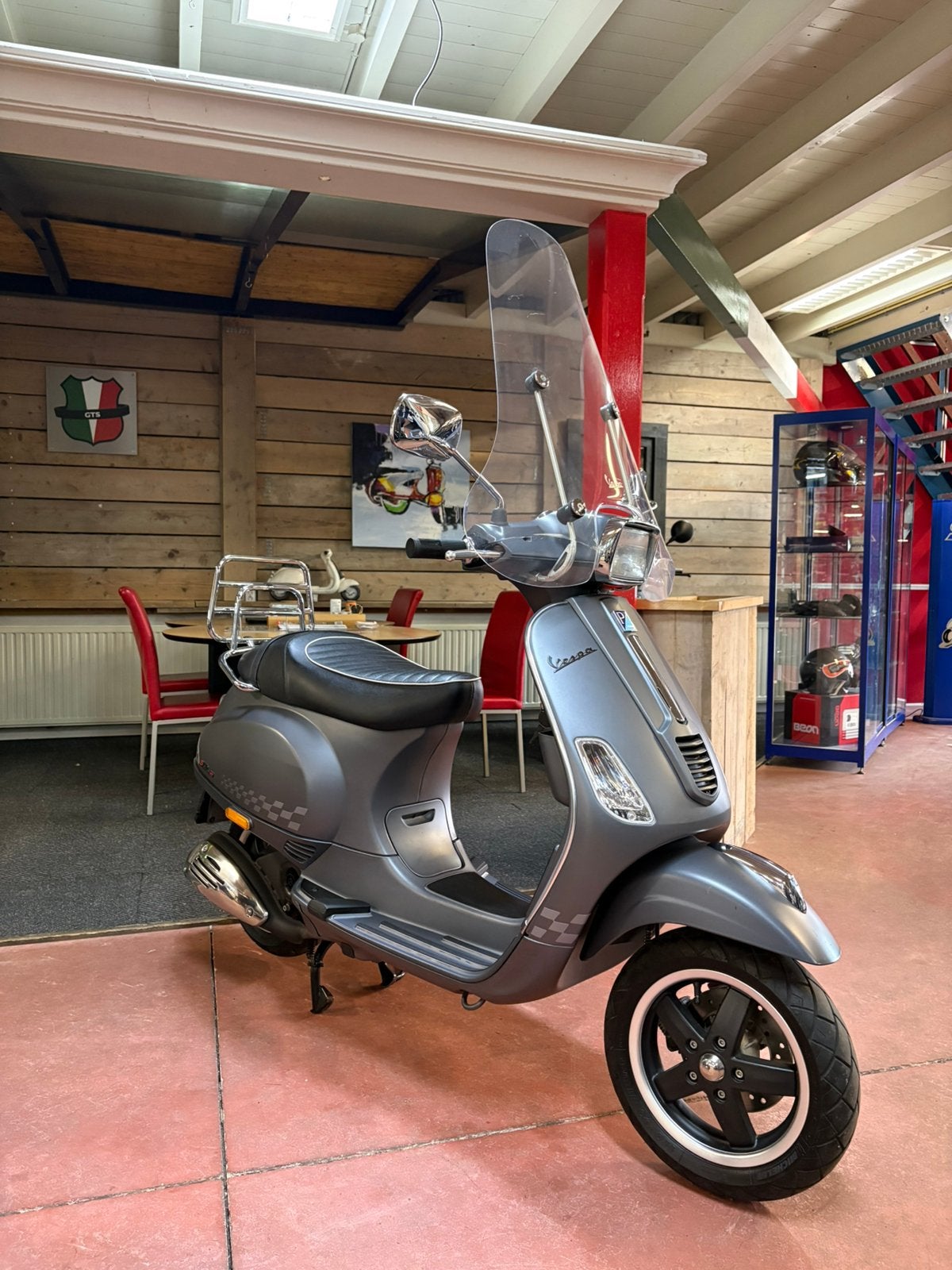 Gebro scooters: Vespa S sport 1e EIGENAAR UNIEKE staat, Fietsen en Brommers, Scooters | Vespa, Zo goed als nieuw, Vespa S, Benzine