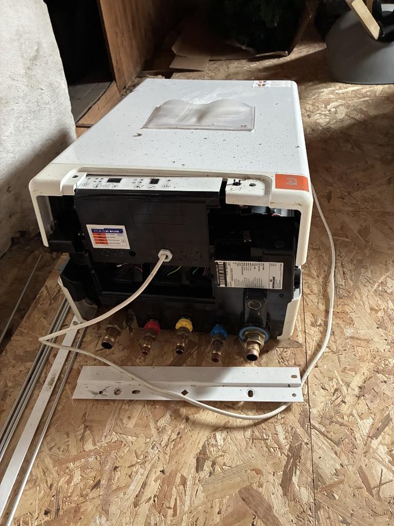 kapotte cv ketel te koop, Doe-het-zelf en Verbouw, Verwarming en Radiatoren, Ophalen, 30 tot 80 cm, Gebruikt, Hoog rendement (Hr)