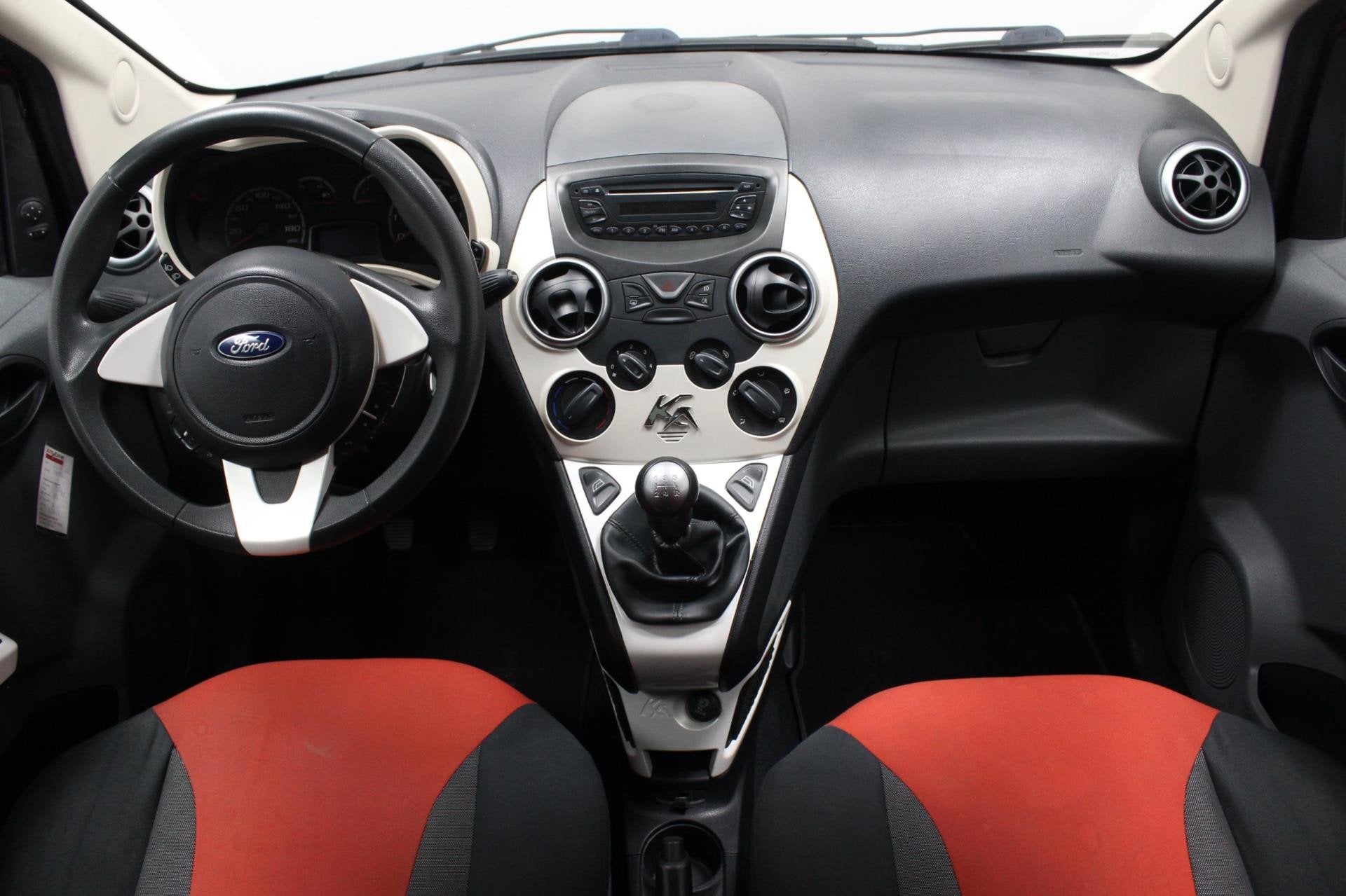 Ford Ka 1.2 Titanium | Airco | Sportvelgen | Stuurbediening, Auto's, Voorwielaandrijving, 1242 cc, 4 cilinders, 4 stoelen