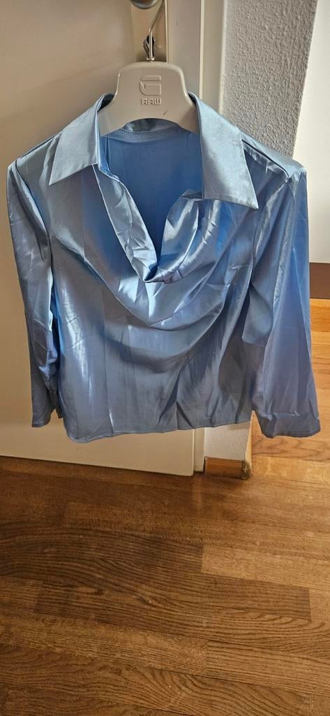 Elegante blouse, zijden look met watervalhals, Ophalen of Verzenden, Zo goed als nieuw, Maat 38/40 (M), Blauw