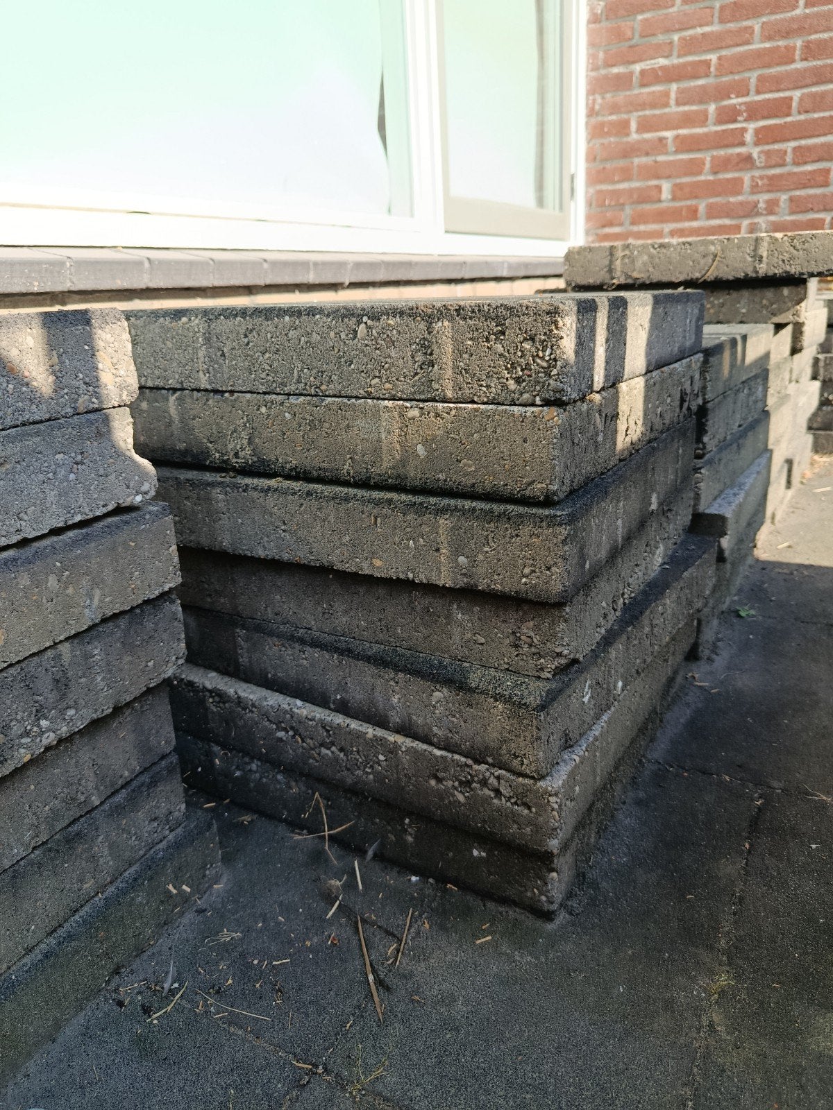 Betontegels 6cm dik - ca. 13.5 m2, Ophalen, Gebruikt, Overige materialen