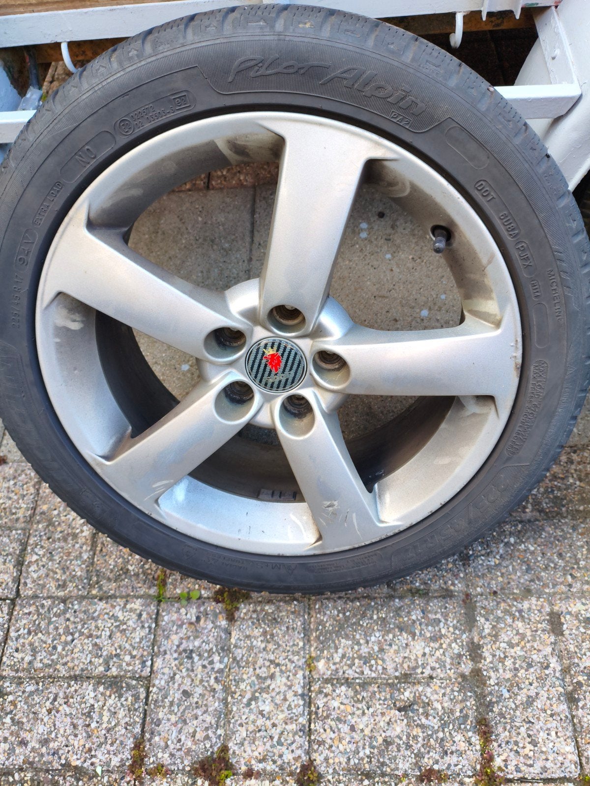 4 Saab wielen 17" 225-45-17., Ophalen, 17 inch, Band(en), Zomerbanden