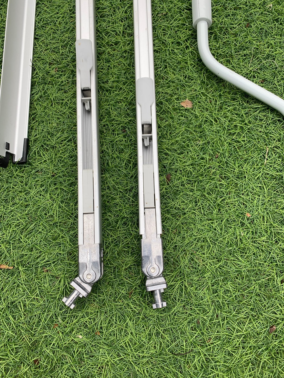 Poten voor Thule Omnistor 5500 luifel 4,5m, Ophalen, Gebruikt