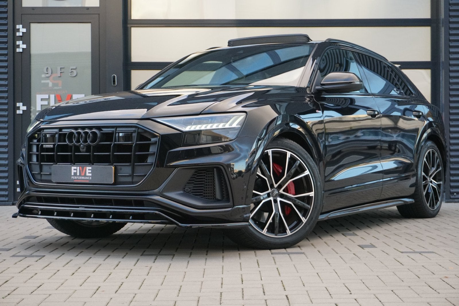 Audi Q8 60 TFSi Competition S/ Luchtvering / Pano / Trekhaak, Auto's, 2995 cc, 462 pk, Q8, Zwart