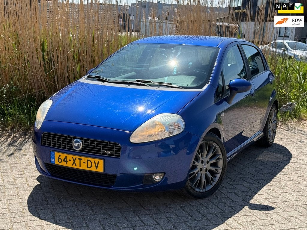 Fiat Grande Punto Gereserveerd!, Auto's, Fiat, Voorwielaandrijving, 4 cilinders, Grande Punto, 49 €/maand