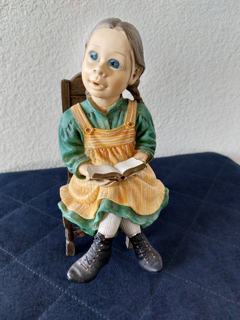 Beeldje Carl Larsson meisjesfiguur, Brocante, Meerkleurig, Ophalen of Verzenden, Zo goed als nieuw