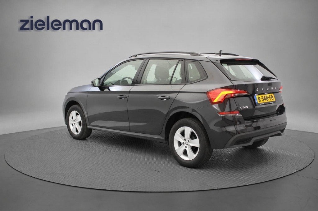 Skoda KAMIQ 1.0 TSI Ambition - Carplay, Cruise, Clima, Auto's, Gebruikt, Euro 6, Met garantie (alle), 620 kg