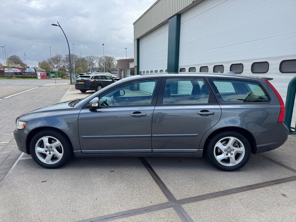 Volvo V50 2.0 Business Pro Edition, Gebruikt, Zwart, Automatische klimaatregeling, 1279 kg
