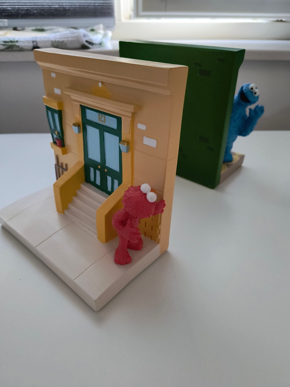 Boekensteun Elmo en Koekiemonster, Ophalen of Verzenden, Poppenhuis