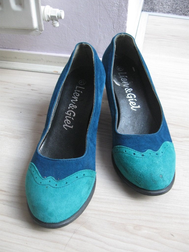 LIEN EN GIEL kleurrijke pumps maat 41 goede staat, Kleding | Dames, Pumps, Overige kleuren, Ophalen of Verzenden, Zo goed als nieuw