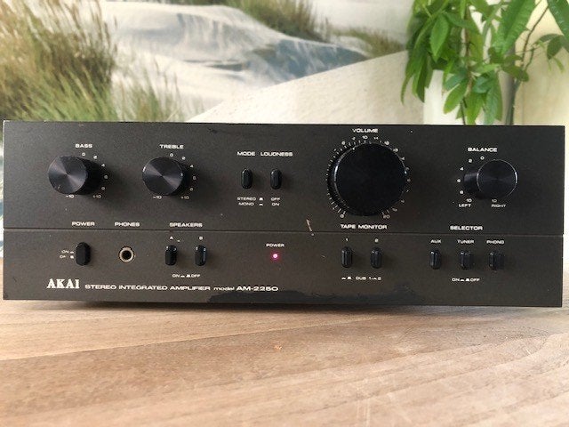 Akai AM-2250  stereo versterker uit de jaren 70 (DEFECT), Niet werkend, Ophalen, Overige merken, Minder dan 60 watt