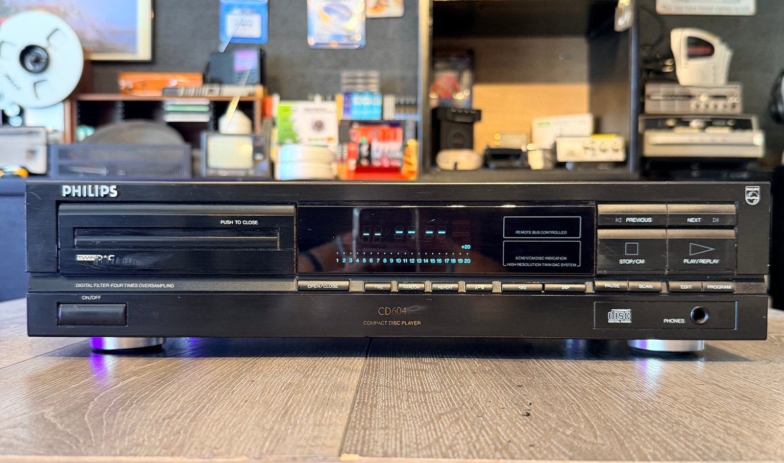 Philips CD 604 • twin DAC • serviced • GARANTIE, Philips, Ophalen of Verzenden, Zo goed als nieuw, De kempen 18