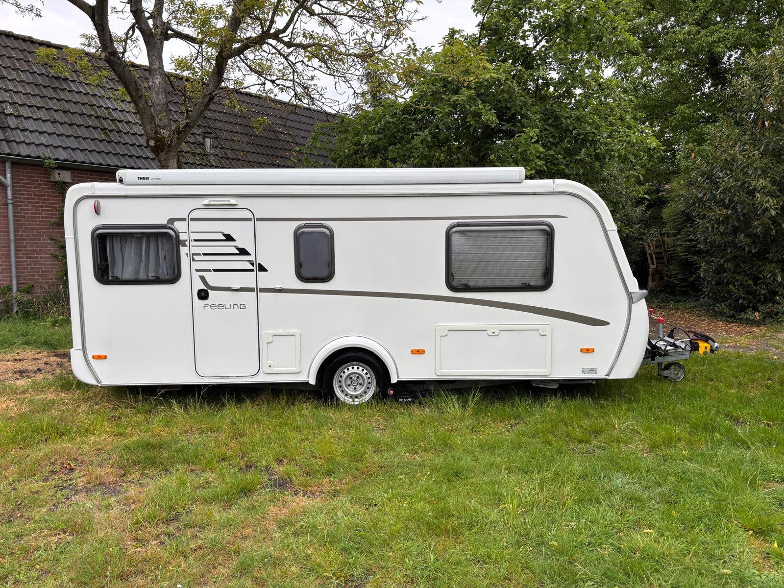 Eriba Feeling 470  Thule Omnistor mover, Standaardzit, 2 aparte bedden, Tot en met 3, Particulier