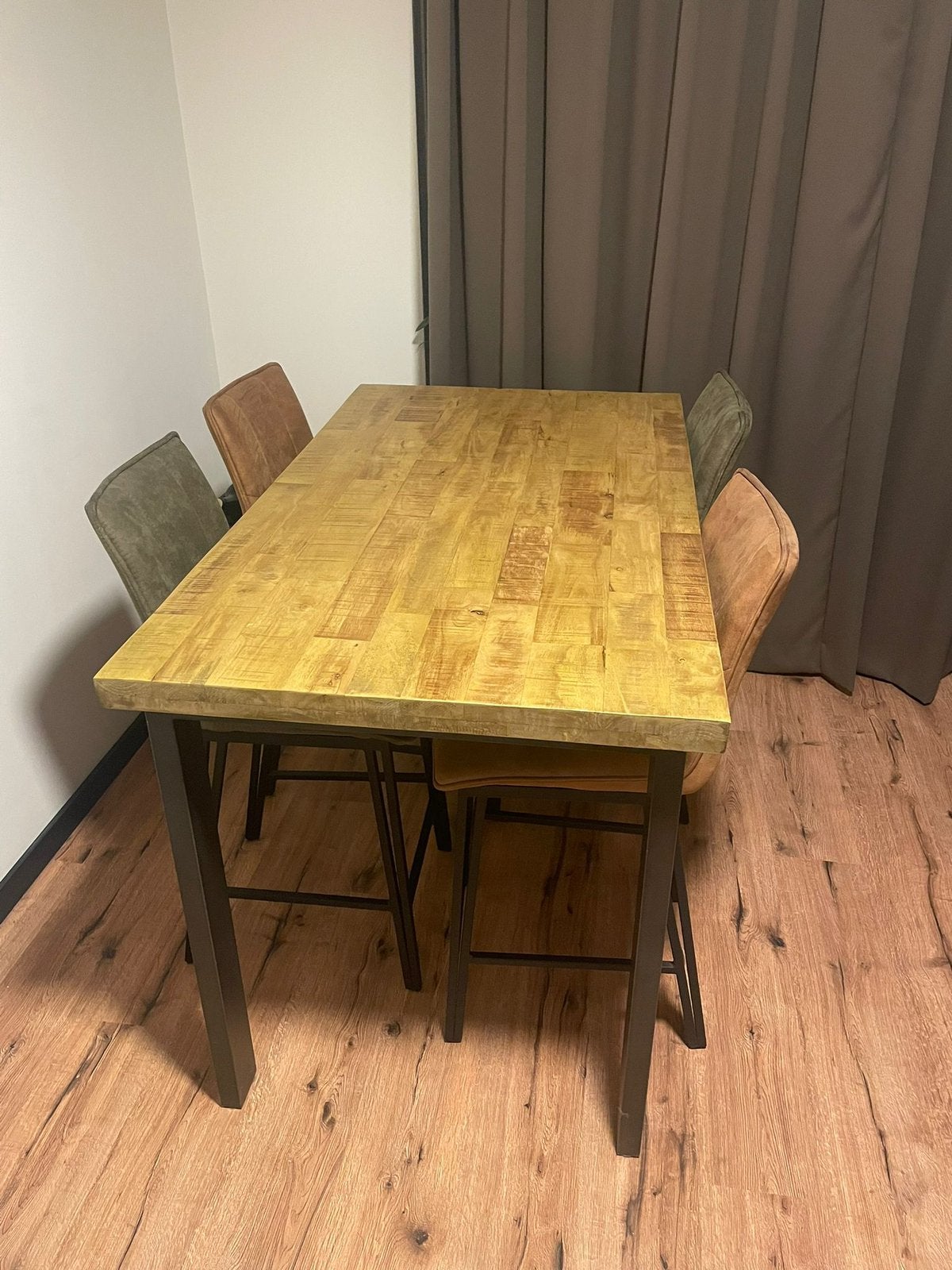 Hoge eettafel set/ bartafel set, Ophalen, Zo goed als nieuw, 4 tot 6 stoelen