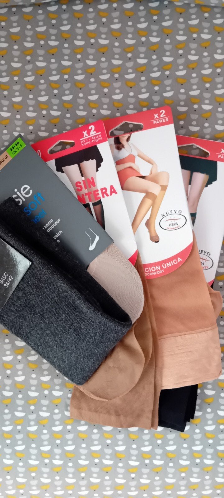 Diverse kousen en panty's - Nieuw in verpakking, Kleding | Dames, Meerkleurig, Nieuw, Overige maten, Ophalen of Verzenden