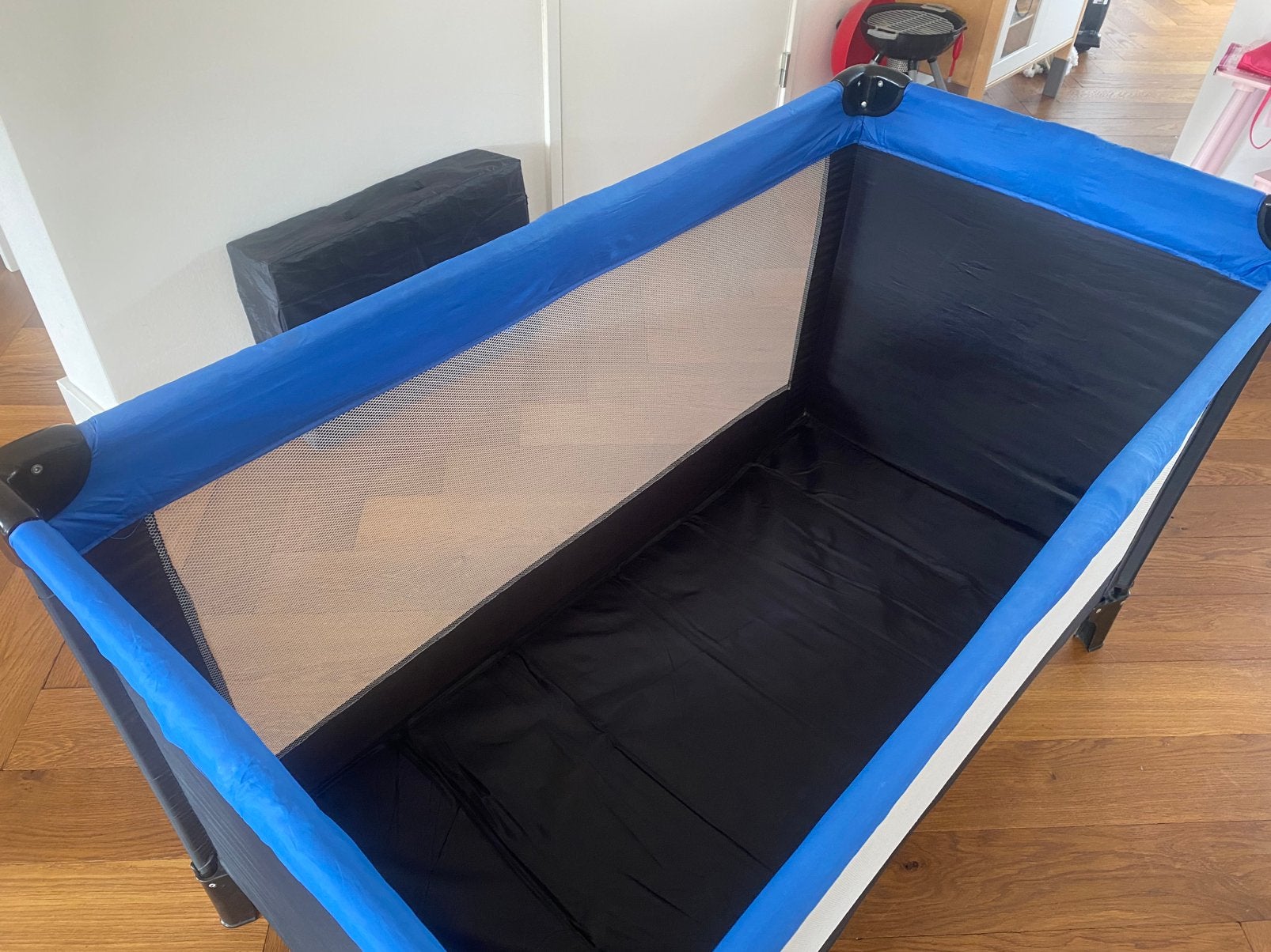 Qute Q-Sleep campingbed/ reisbed incl. matras, Ophalen, Zo goed als nieuw, Reisbedje