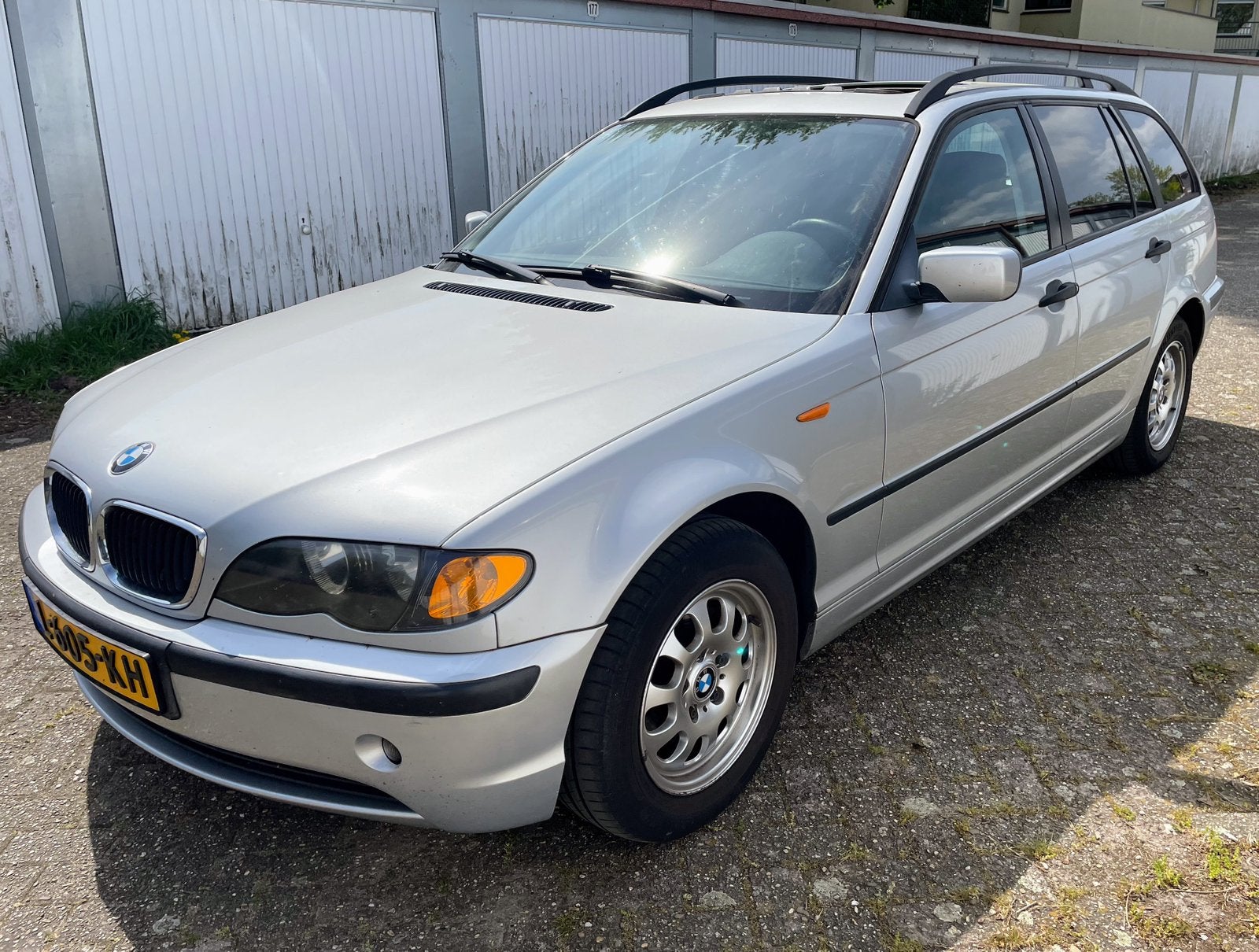 BMW 3-Serie 1.8 L 316i Touring 2005 - Open dak - APK 04-2027, 1250 kg, 4 cilinders, Stationwagon, Handgeschakeld