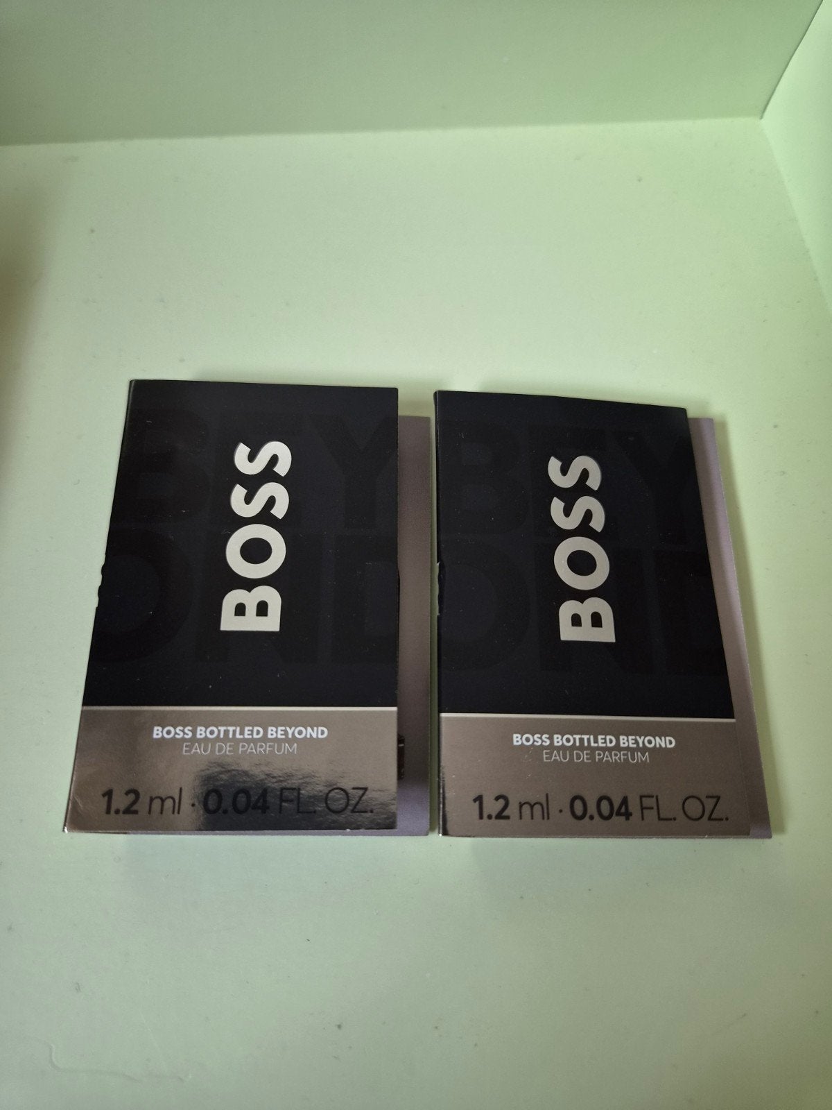 Hugo Boss bottled beyond eau de parfum 2x1,2ml, Ophalen of Verzenden, Nieuw, Gehele gezicht