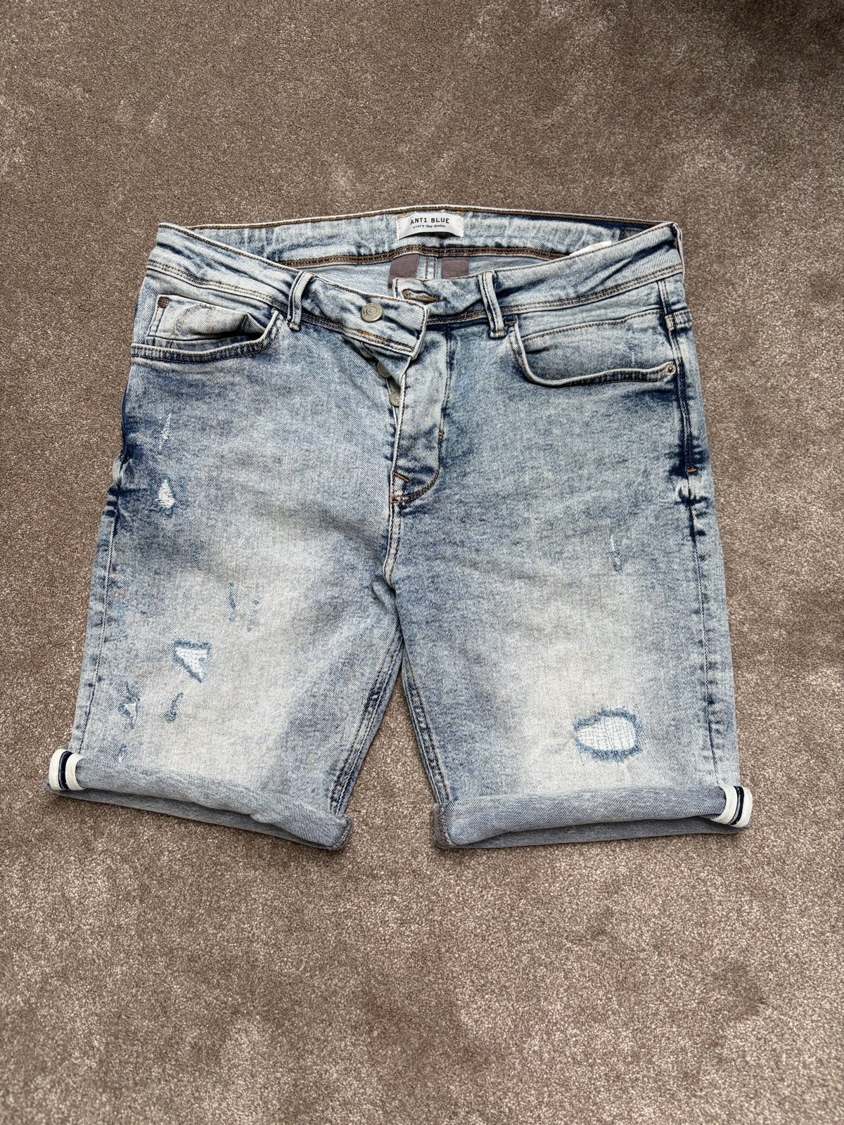 Anti Blue Lichtblauwe Denim Korte Broek Maat M, Ophalen of Verzenden, Zo goed als nieuw, Blauw, Overige jeansmaten