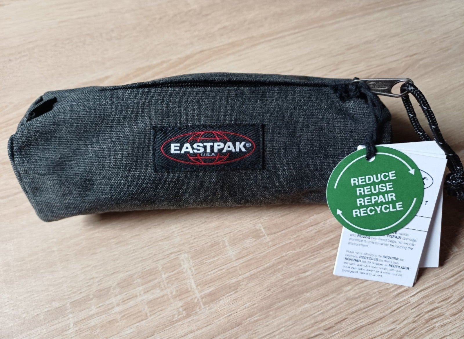 EASTPACK ETUI ZWART NIEUW, Ophalen, Nieuw