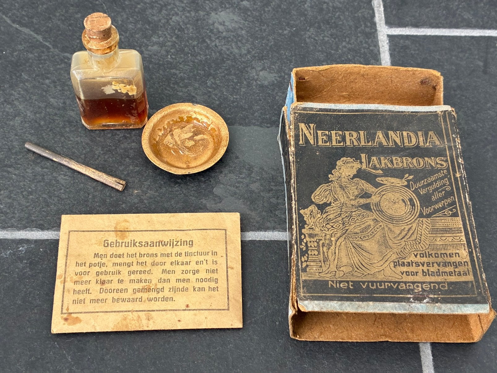 Antiek Neerlandia lakbrons, Antiek en Kunst, Ophalen of Verzenden, Brons