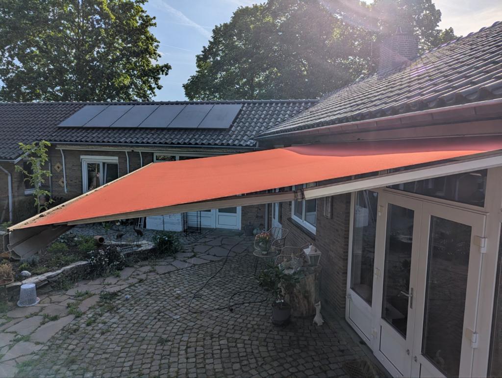 Elektrisch knikarmscherm, Tuin en Terras, 450 cm of meer, Elektrisch, Ophalen of Verzenden, Zo goed als nieuw