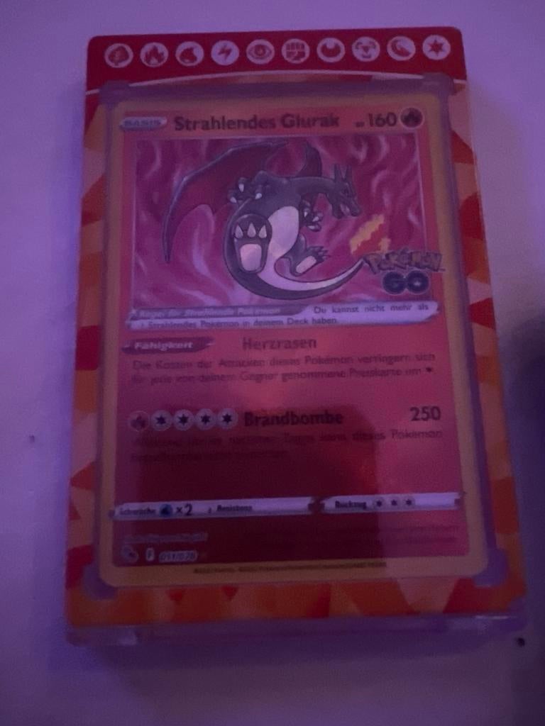 Pokémon TCG: Strahlendes Glurak (Charizard) - Pokémon GO, Ophalen, Zo goed als nieuw, Losse kaart