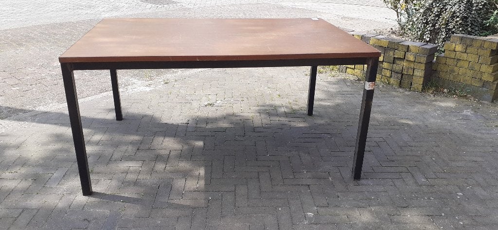 Grote tafel, massief blad, stalen frame, Ophalen, Strak modern, Gebruikt, 100 tot 150 cm