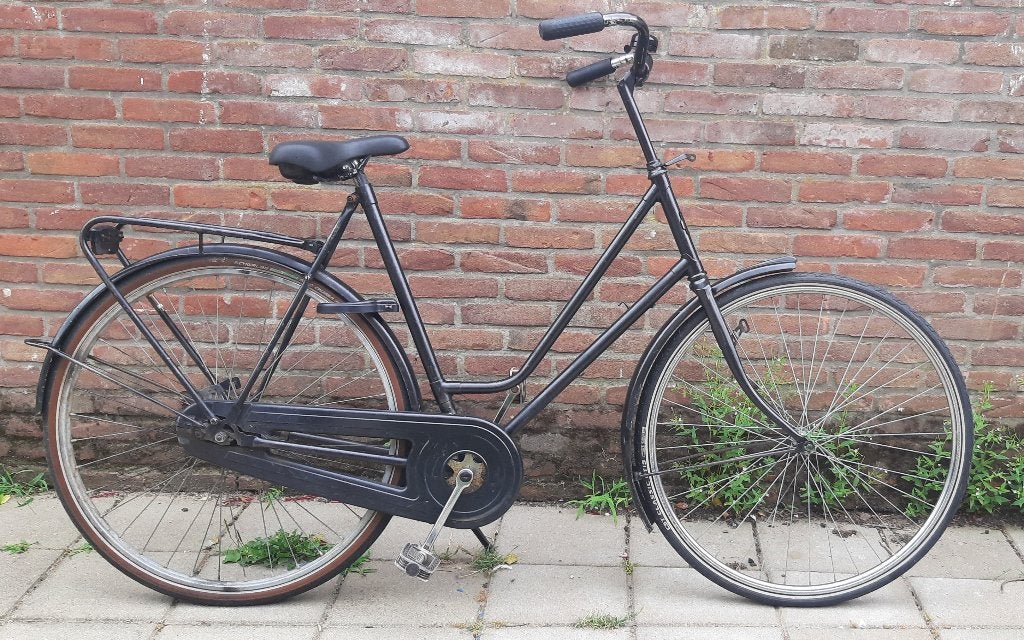 Zwarte dames fiets, voor 2 grote blikken bruine bonen soep., Ophalen