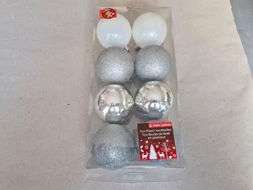 8 stuks Mix color kerstballen 7cm h, Diversen, Kerst, Evora, Onbekend, Nieuw, Ophalen of Verzenden