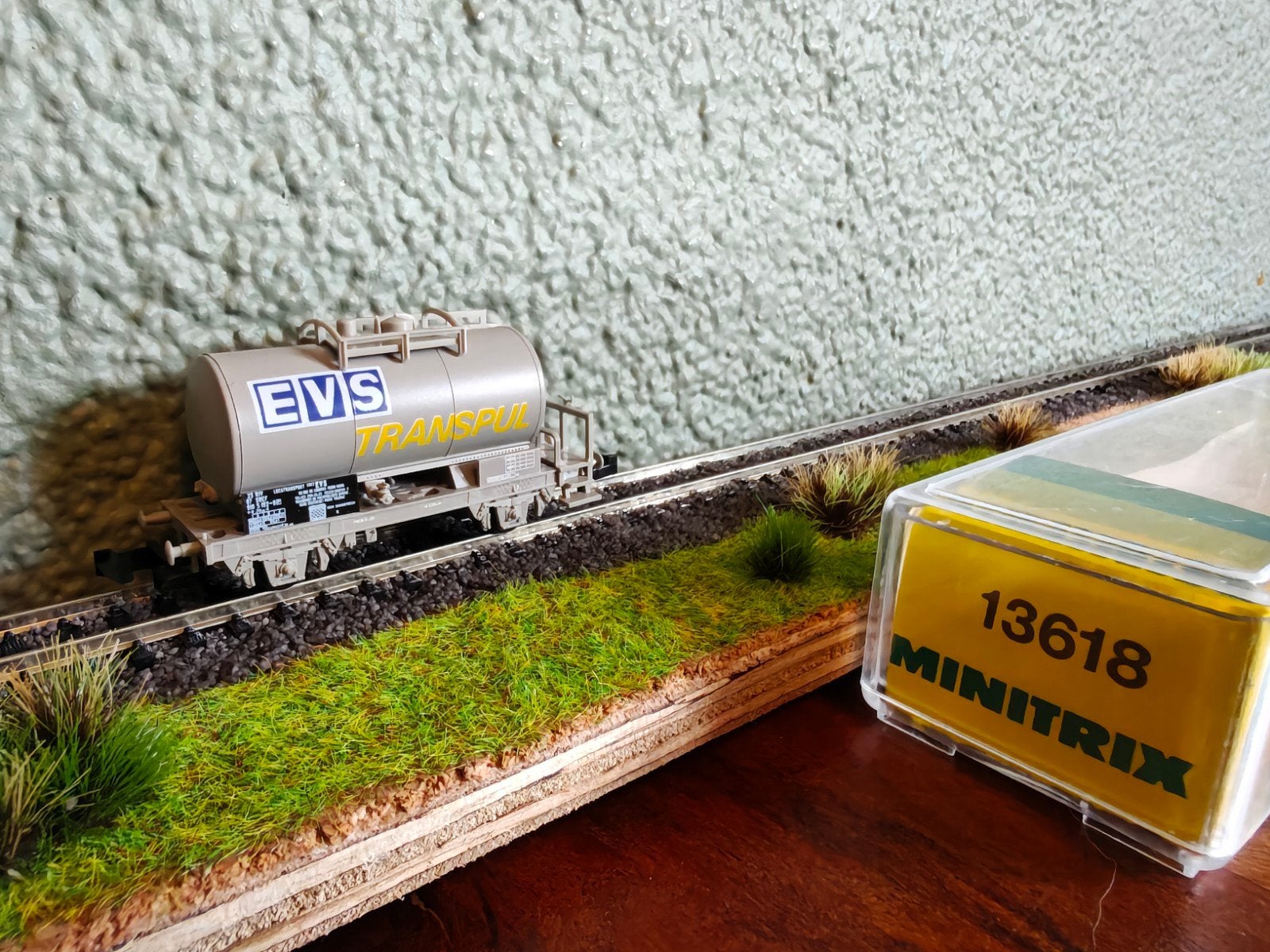 Minitrix N #13618 Tankwagon EVS transpul 2-assig ovp, Gelijkstroom, Trix, Wagon, Ophalen of Verzenden