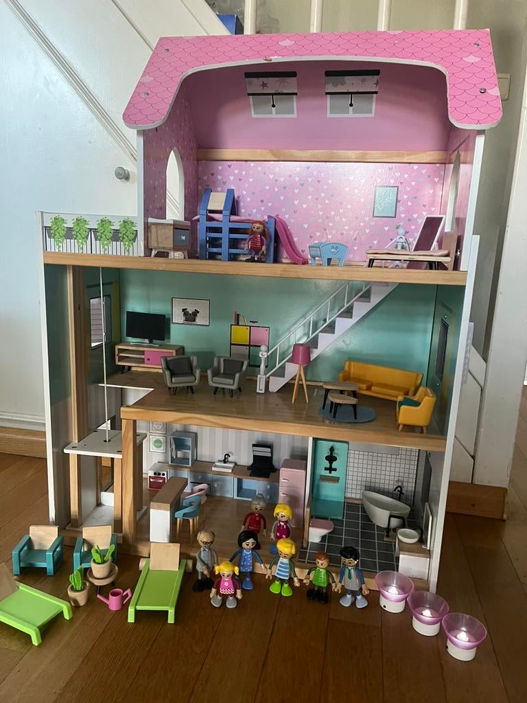 Volledig ingericht poppenhuis, Ophalen of Verzenden, Gebruikt, Poppenhuis
