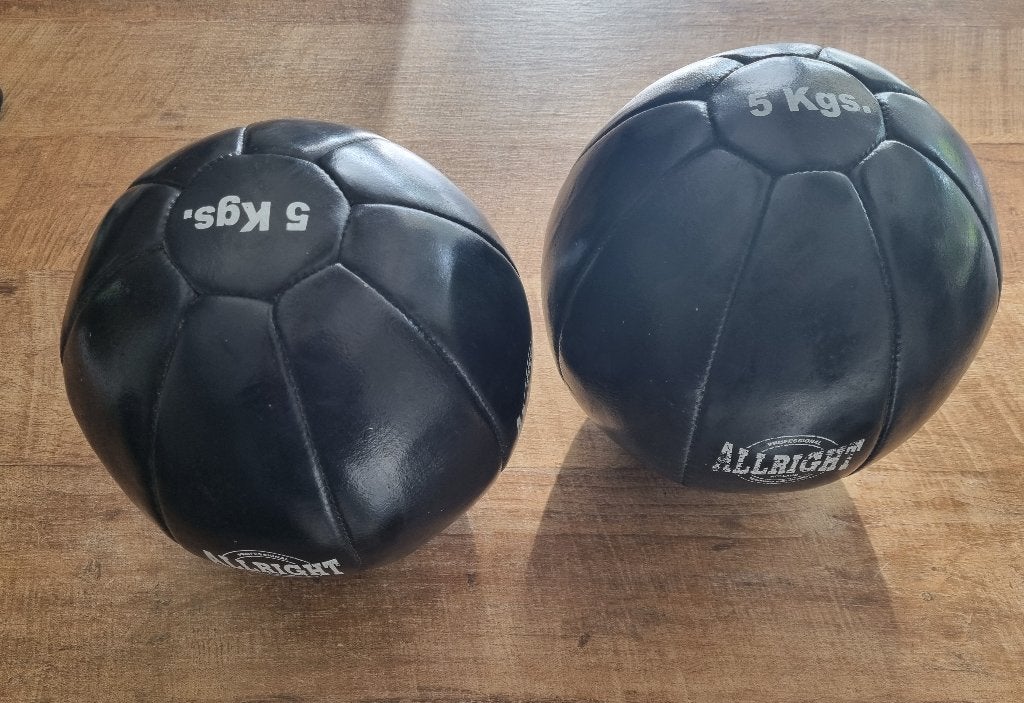 Medice ball 5kg, Ophalen of Verzenden, Zo goed als nieuw, Fitnessbal