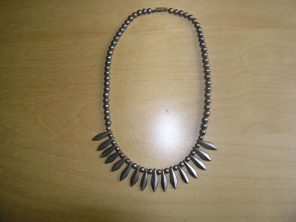 Vintage decoratieve ketting, parelmoer grijs met draaislotje, Sieraden, Tassen en Uiterlijk, Kettingen, Ophalen of Verzenden, Nieuw