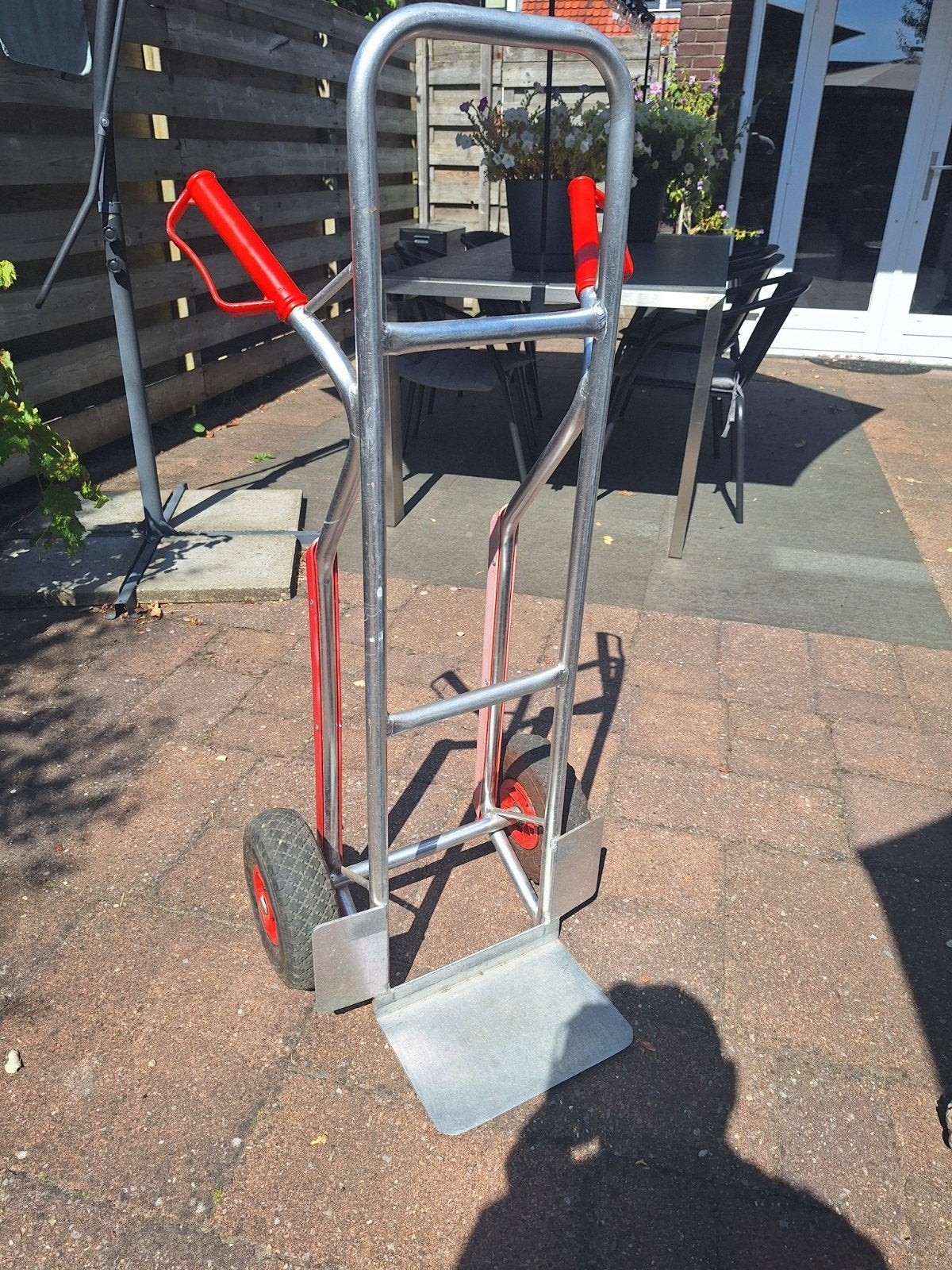 Lichtgewicht stevige steekwagen in zeer goede staat, Ophalen of Verzenden, Zo goed als nieuw, Steekwagen