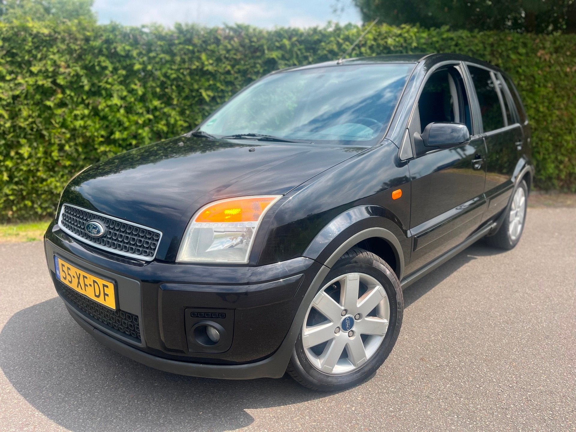 Ford Fusion 1.4-16V Futura AIRCO NIEUWE-APK HOGE-INSTAP, Auto's, Voorwielaandrijving, Gebruikt, Zwart, Origineel Nederlands