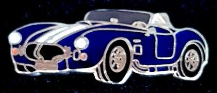 AC Cobra cabrio pin- d.blauw emaille, Verzenden, Nieuw, Transport, Speldje of Pin