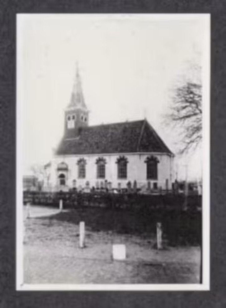 Foto Ferwoude Ned. Herv. Kerk Kerkhof., 1960 tot 1980, Foto, Ophalen of Verzenden, Zo goed als nieuw