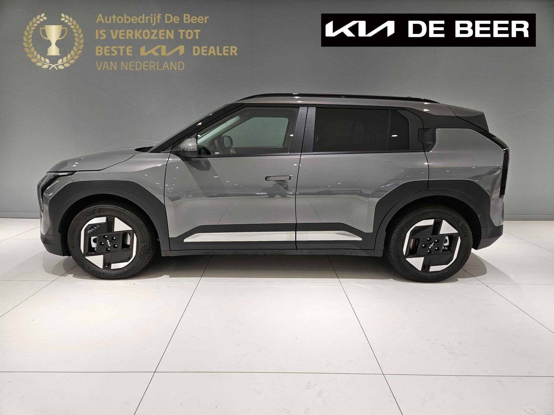 Kia Ev3 81,4 kWh 204pk Plus, Auto's, Automaat, Stof, Gebruikt, Zwart