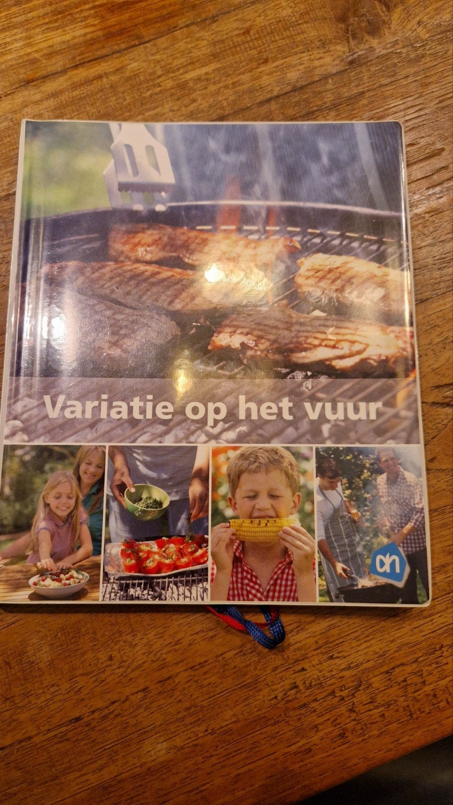 kookboek AH variatie op het vuur, Boeken, Ophalen of Verzenden, Zo goed als nieuw
