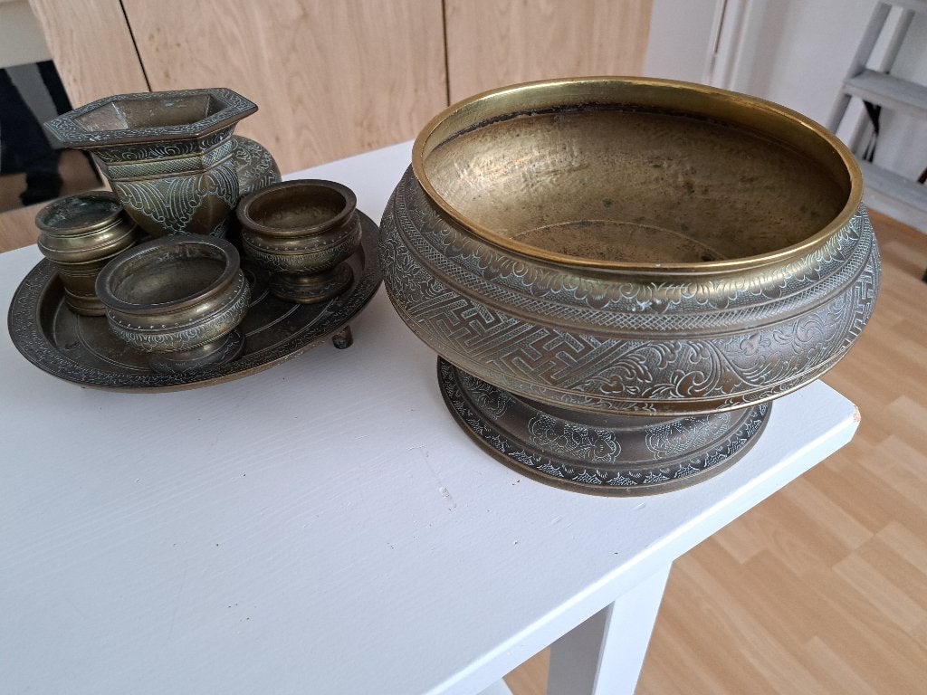Sirih schaal met bijbehorende schaaltjes, Ophalen
